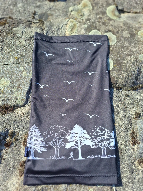 Sportovní nákrčník Stromy bílé