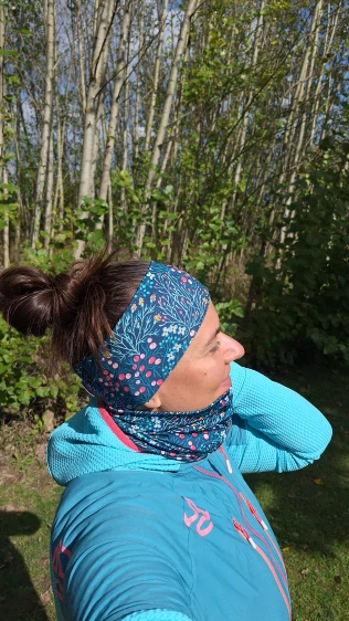 Sportovní nákrčník Bobule