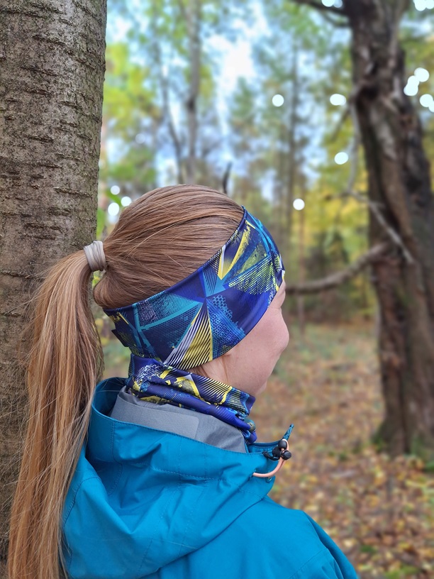 Sportovní nákrčník Blue triangles