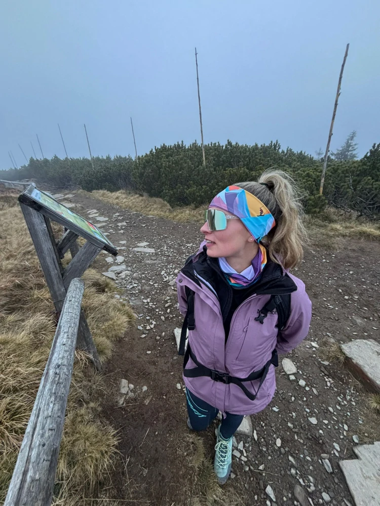 Sportovní čelenka Horský lyžař