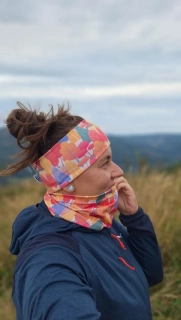 Sportovní nákrčník Podzimní stromy